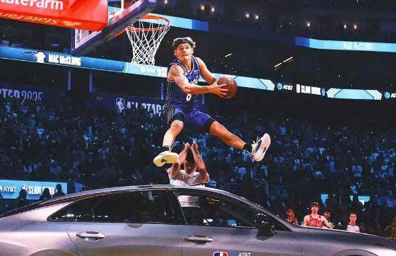 【现场】全明星暂停长达2.5小时 赛制改革引发争议