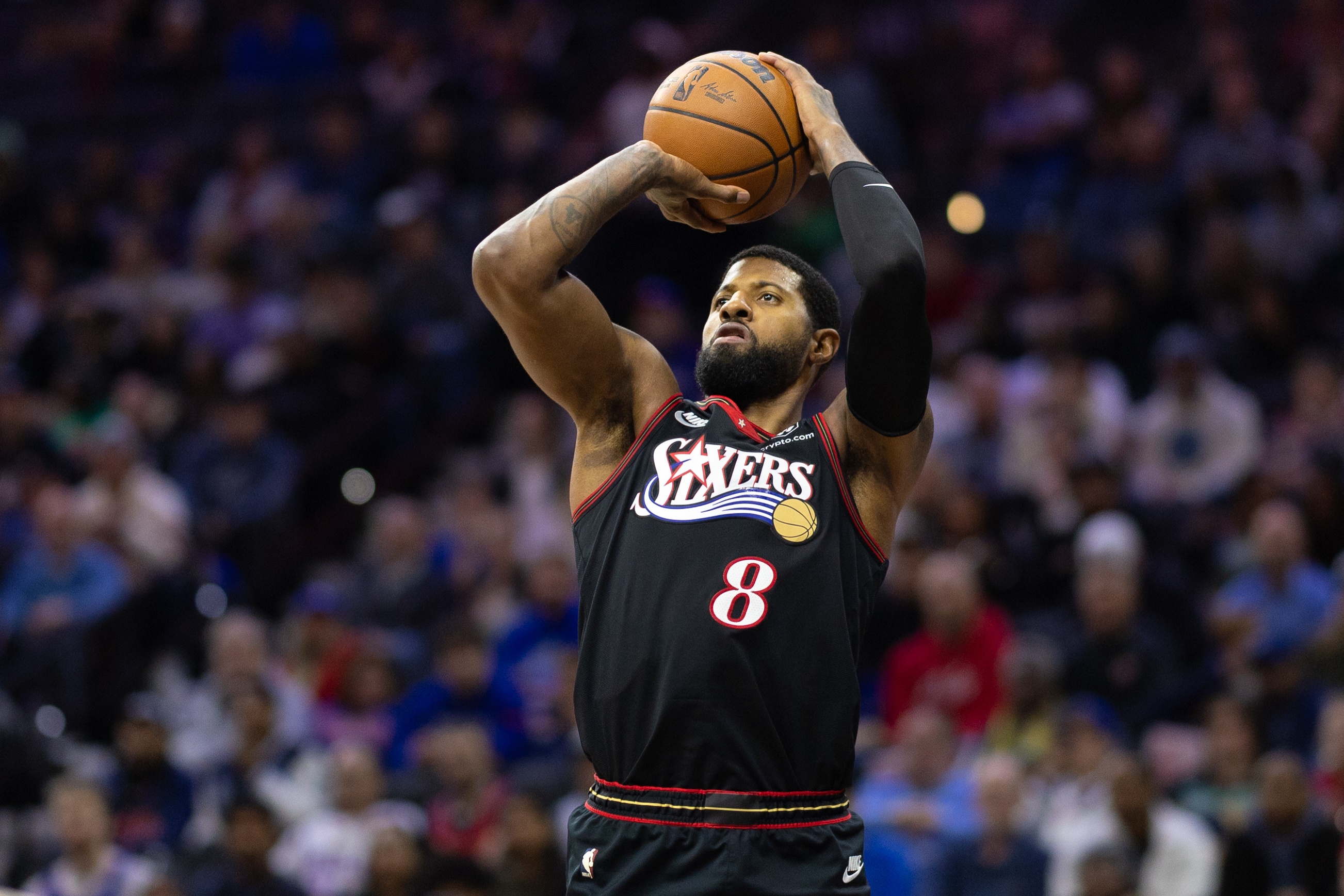 kaiyun-中规中矩！保罗·乔治12中6拿到14分4板5助2断 正负值+9