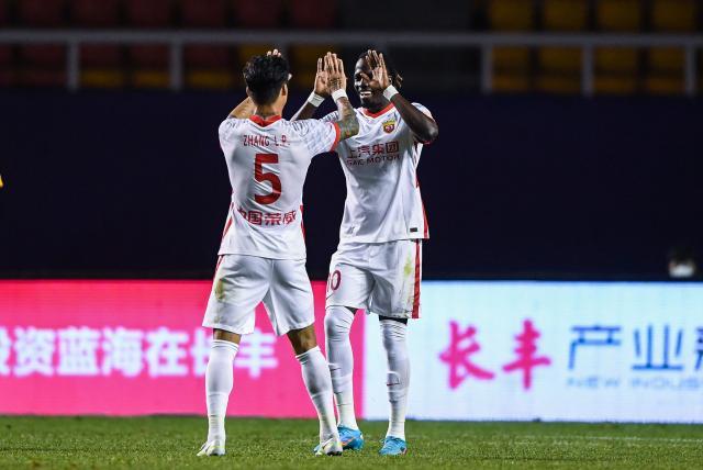 开云体育入口-新援爆发为莱科解围 海港面对落魄河北终找回状态