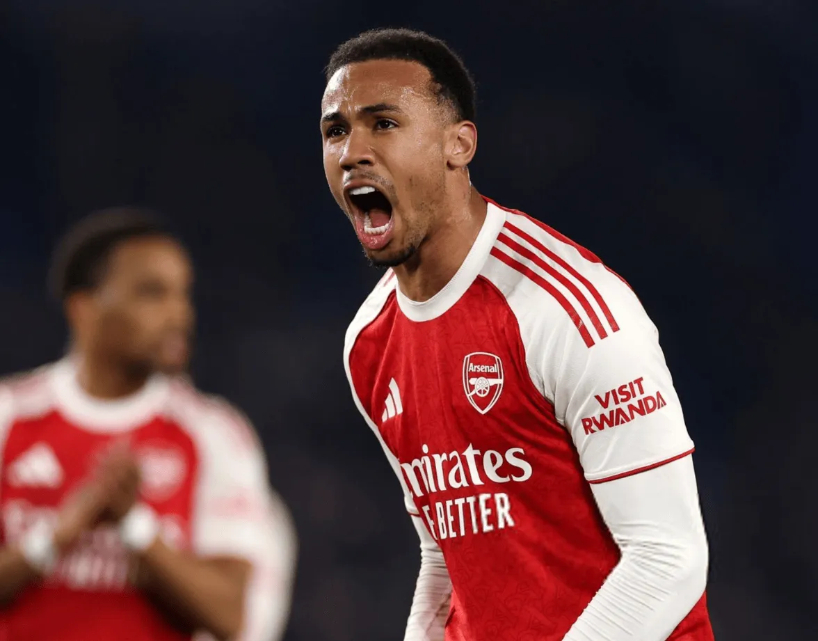 开云体育入口-加布里埃尔本场对抗8胜7,14次解围并完成1次门线救险