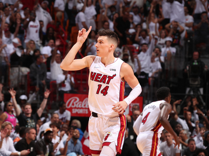 开云体育官网-热火遭猛龙三杀锁定附加赛,希罗里程碑变里程悲!巴恩斯25+8+5|阿德巴约|布兰登-英格拉姆|巴姆-阿德巴约|斯科蒂-巴恩斯|哈里森-巴恩斯_新浪体育_新浪新闻