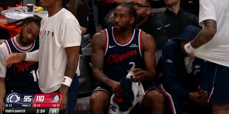 开云体育官网-又投降了！伦纳德被换下场&amp;快船落后15分宣布放弃